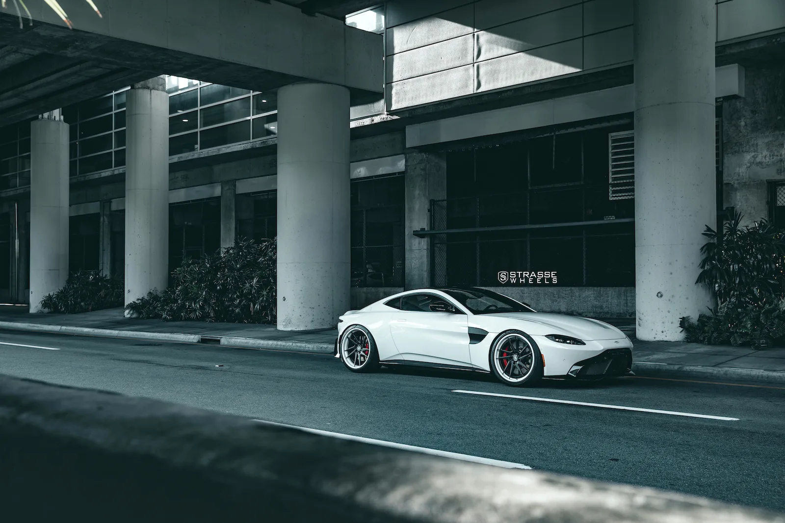 Strasse SV1T Deep Concave FS on Aston Martin Vantage (2018).1, photo 9