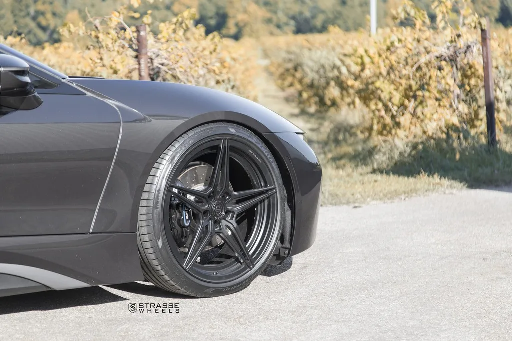 Strasse SV2 Deep Concave Duoblock on BMW i8 I12.1, photo 5