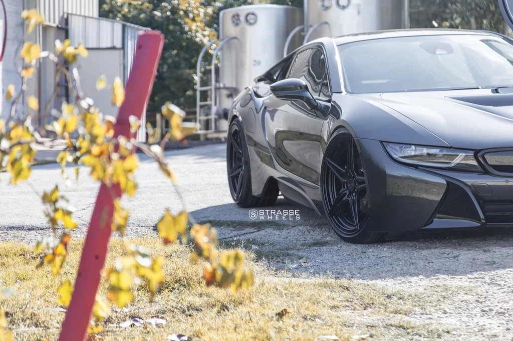 Strasse SV2 Deep Concave Duoblock on BMW i8 I12.1, photo 4