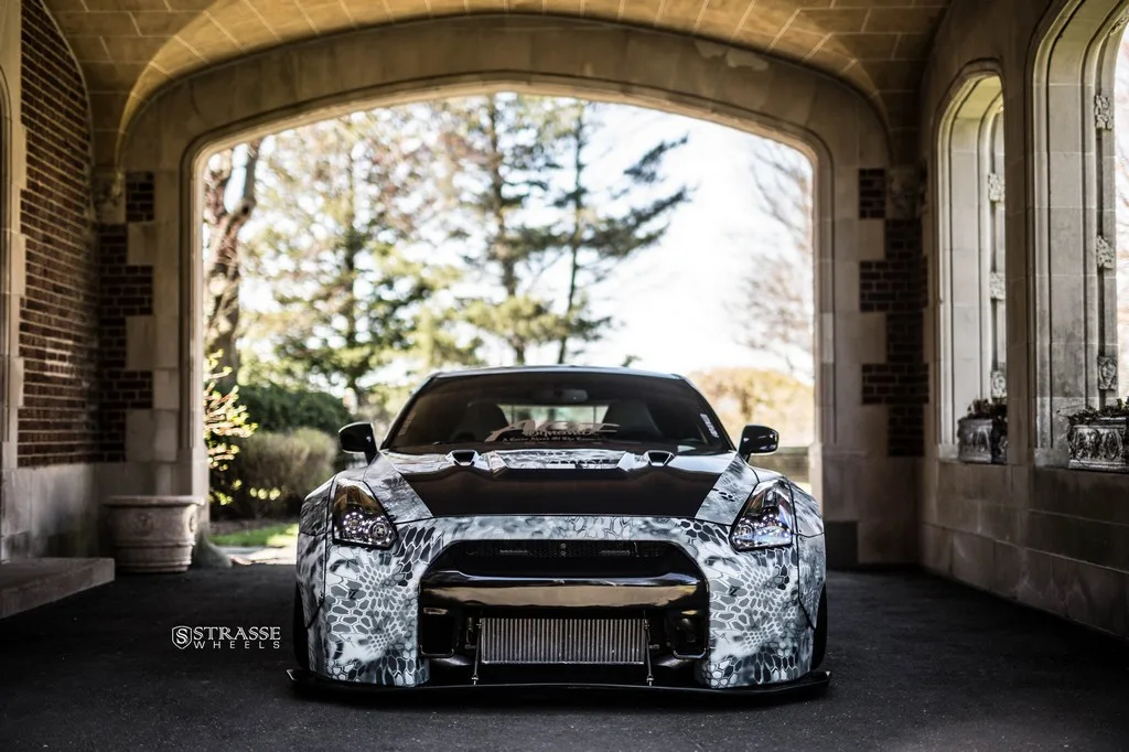 Strasse SV2 Deep Concave FS on Nissan GT-R R35.1, photo 9