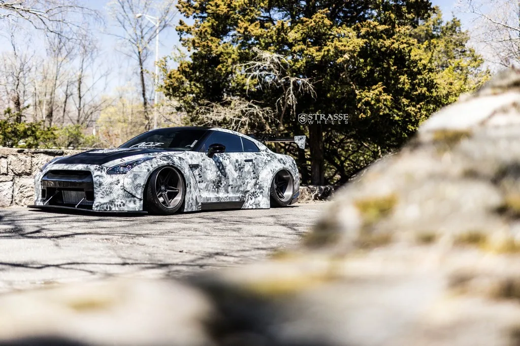 Strasse SV2 Deep Concave FS on Nissan GT-R R35.1, photo 10