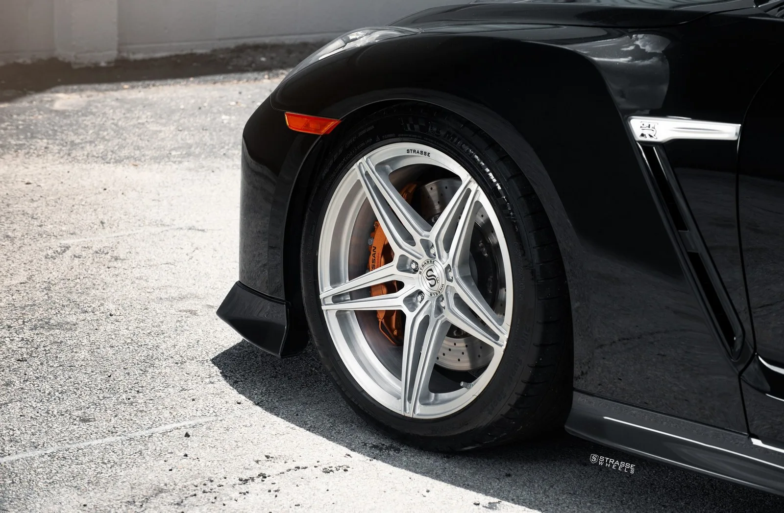Strasse SV2 Deep Concave Monoblocks on Nissan GT-R R35.1, photo 2