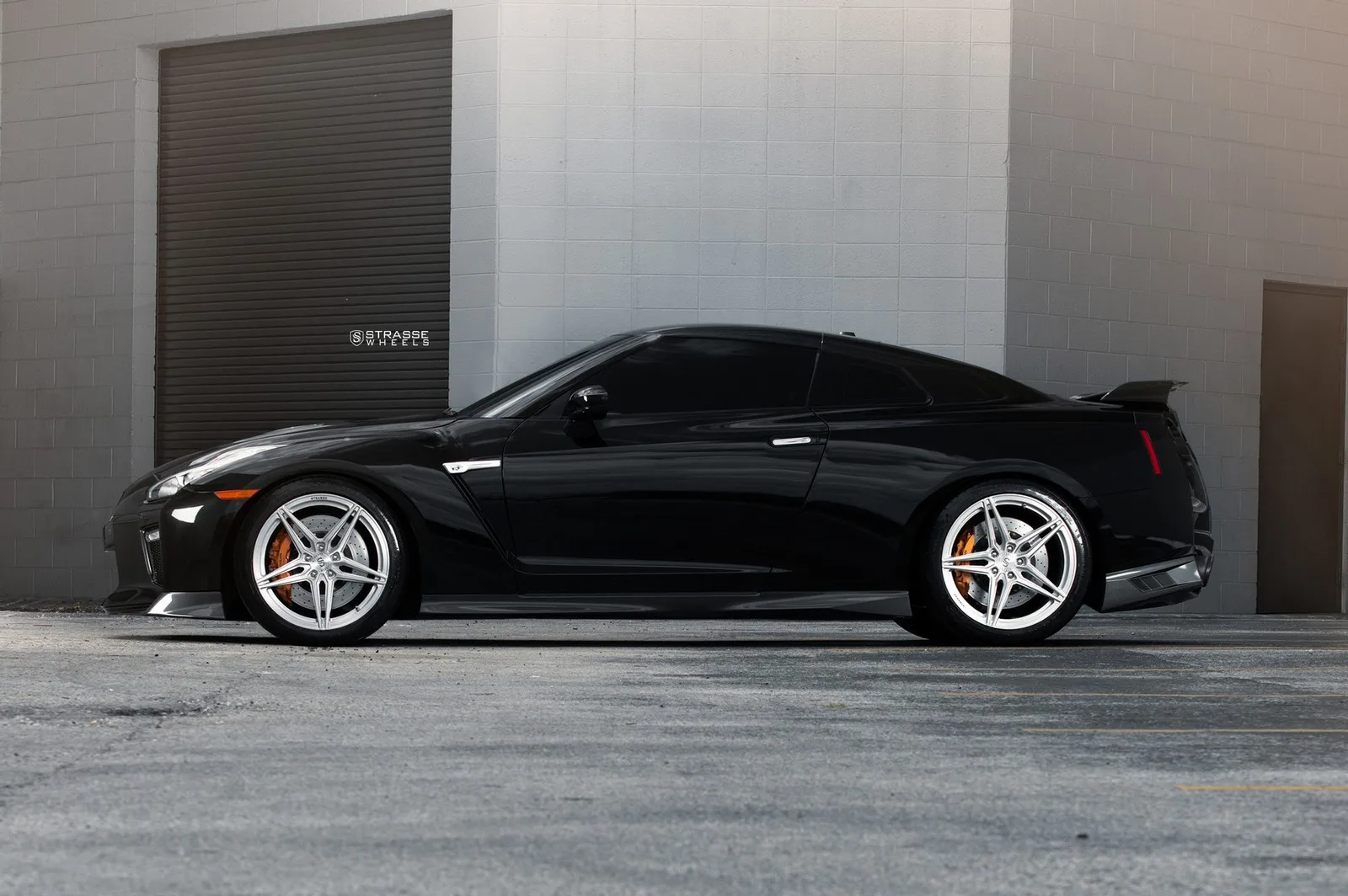 Strasse SV2 Deep Concave Monoblocks on Nissan GT-R R35.1, photo 4