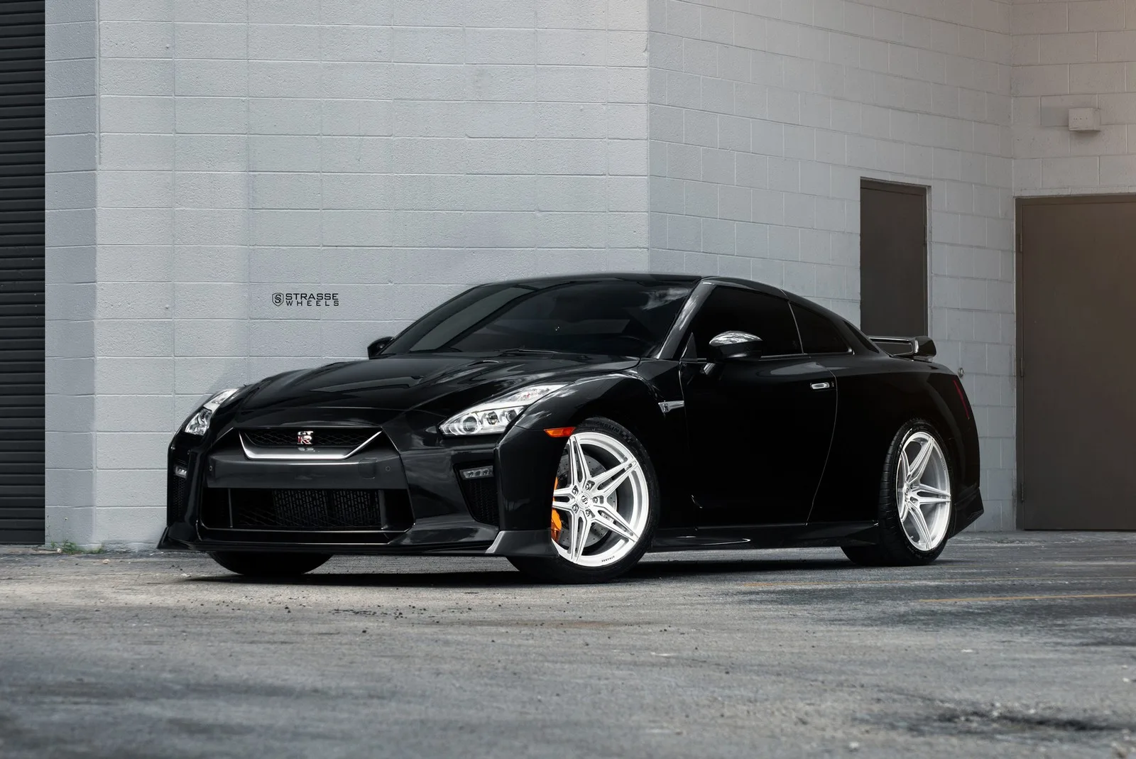 Strasse SV2 Deep Concave Monoblocks on Nissan GT-R R35.1, photo 10