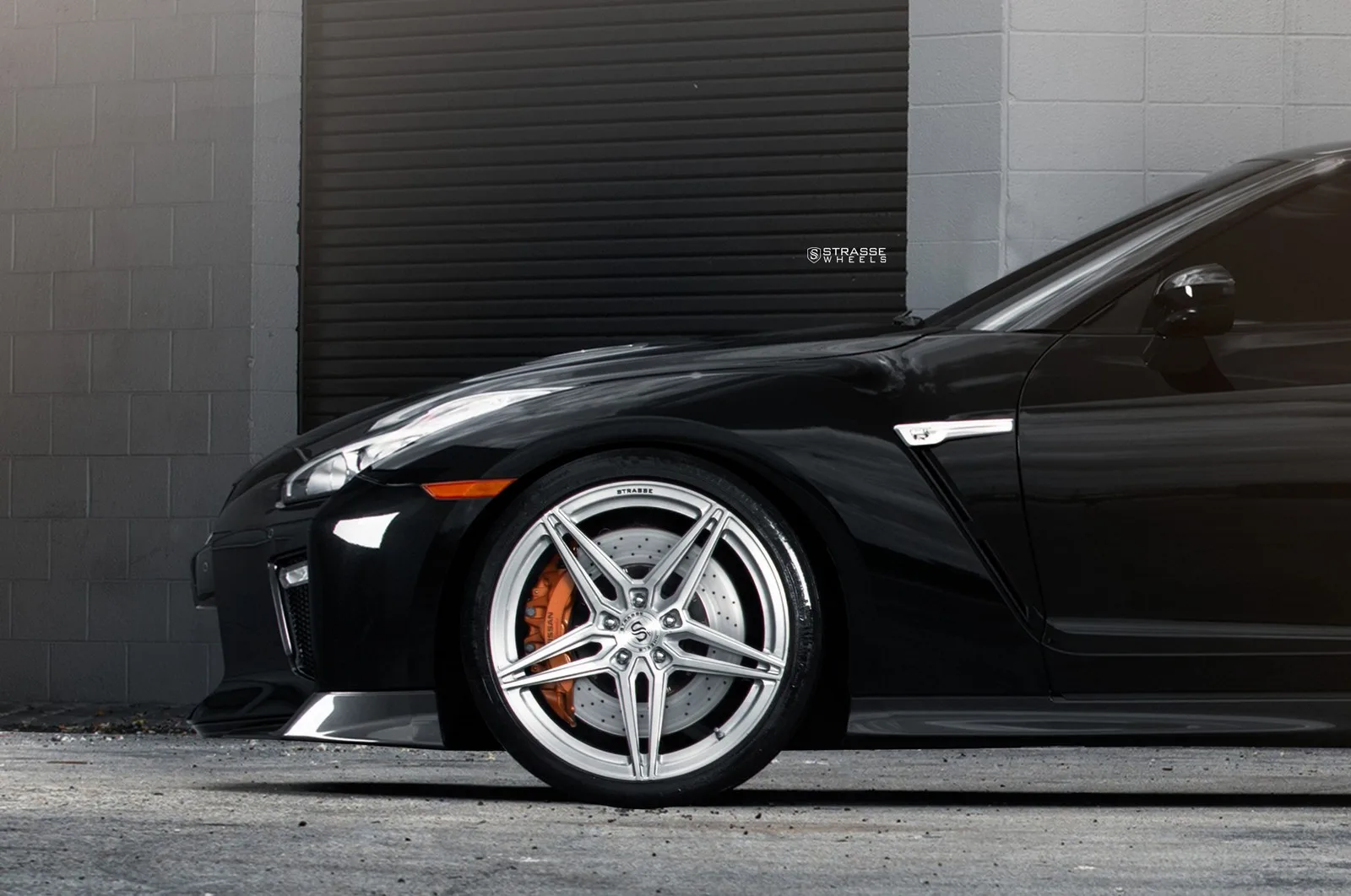 Strasse SV2 Deep Concave Monoblocks on Nissan GT-R R35.1, photo 3