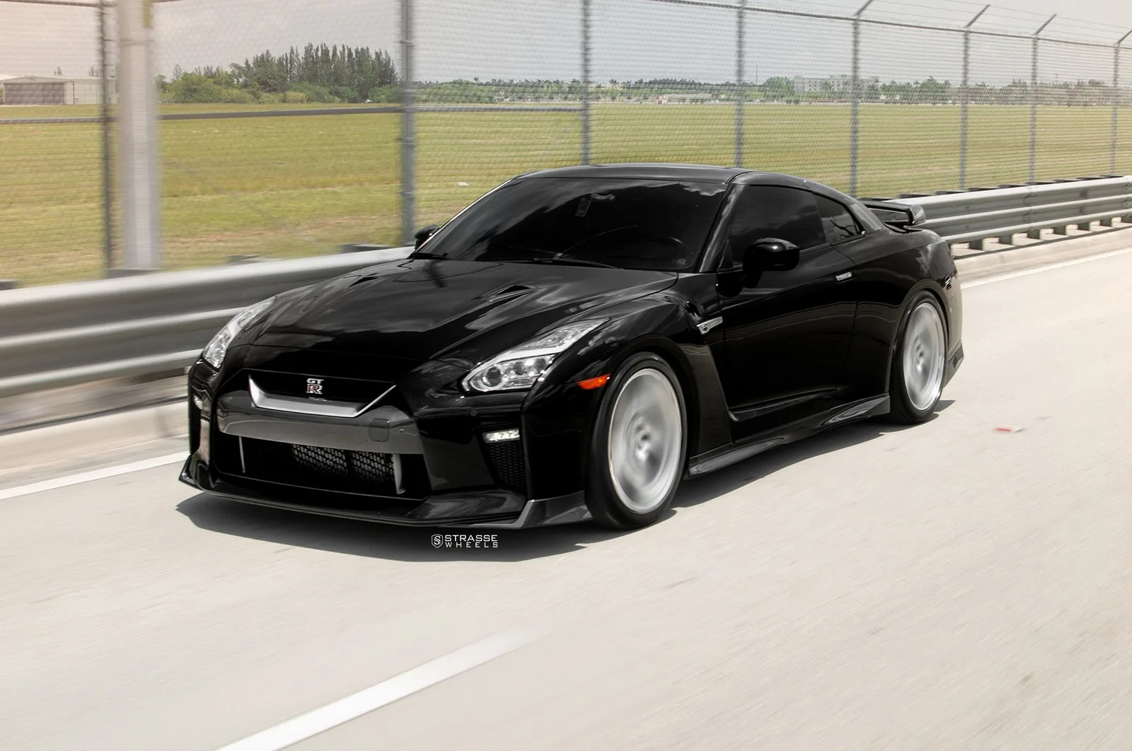 Strasse SV2 Deep Concave Monoblocks on Nissan GT-R R35.1, photo 11