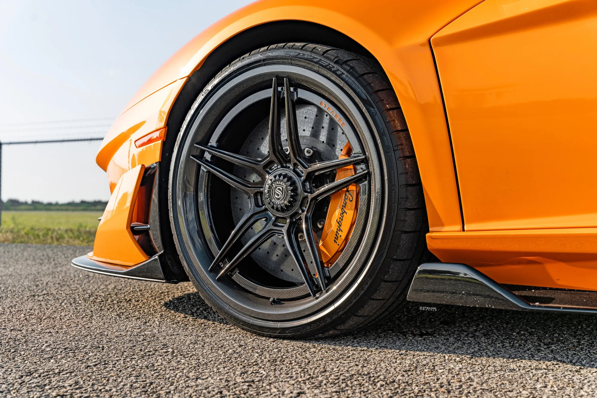 Strasse SV2 Ultralight Carbon on Lamborghini Aventador First Gen.2