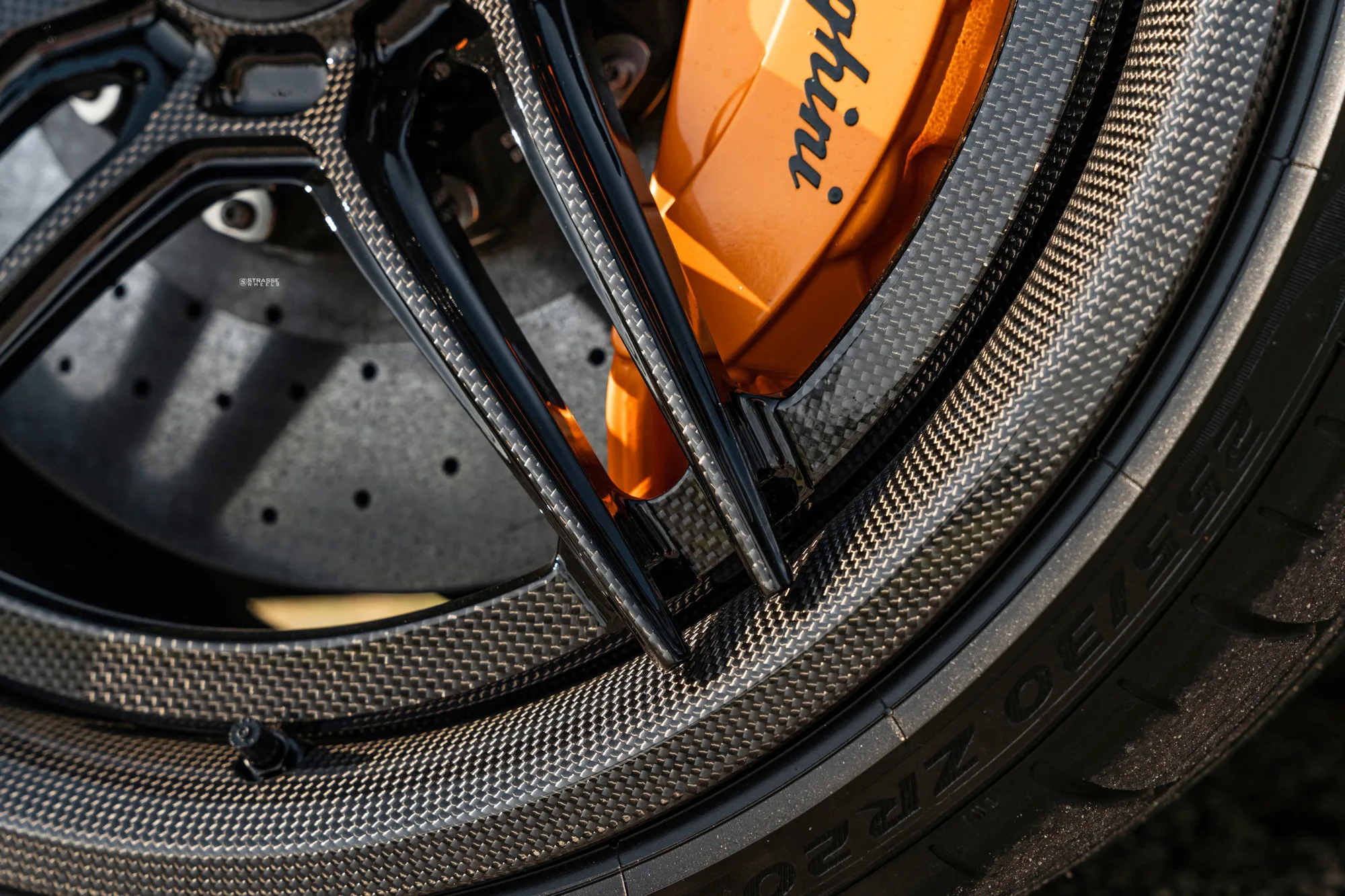 Strasse SV2 Ultralight Carbon on Lamborghini Aventador First Gen.2, photo 11