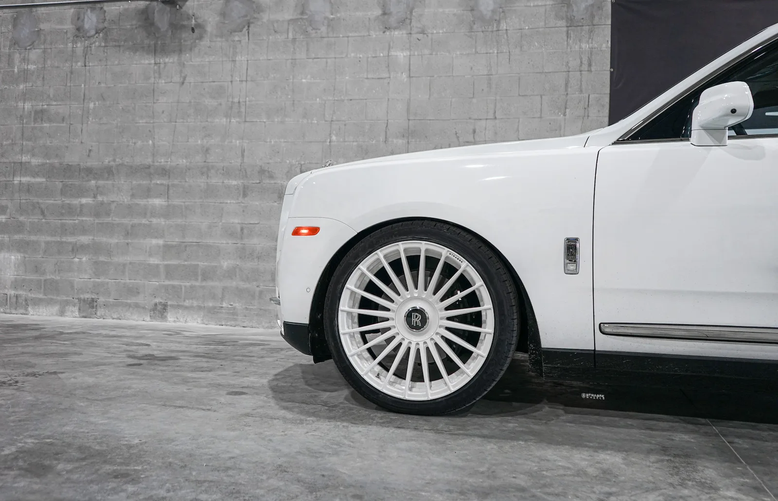 Strasse SV20 Deep Concave Duoblock RR on Rolls-Royce Cullinan.1, photo 5
