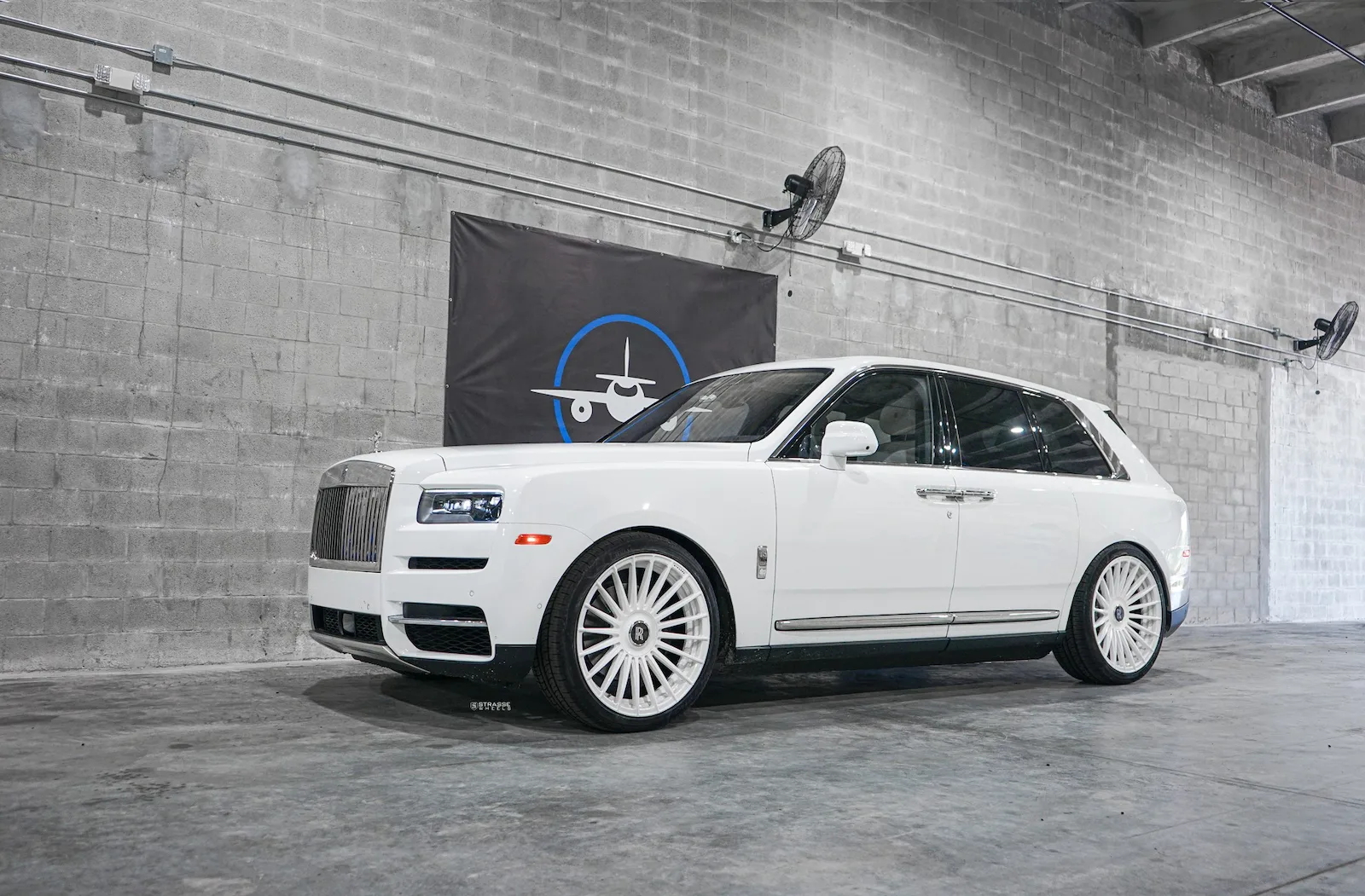 Strasse SV20 Deep Concave Duoblock RR on Rolls-Royce Cullinan.1, photo 2