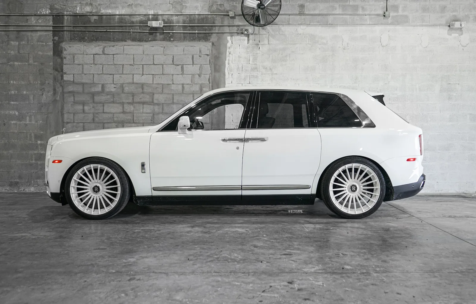Strasse SV20 Deep Concave Duoblock RR on Rolls-Royce Cullinan.1, photo 7