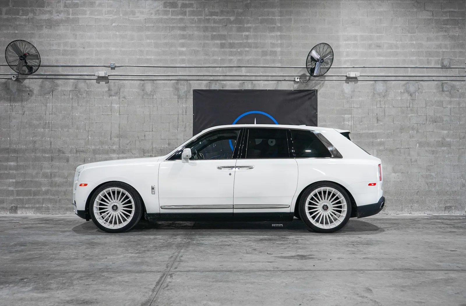Strasse SV20 Deep Concave Duoblock RR on Rolls-Royce Cullinan.1, photo 6