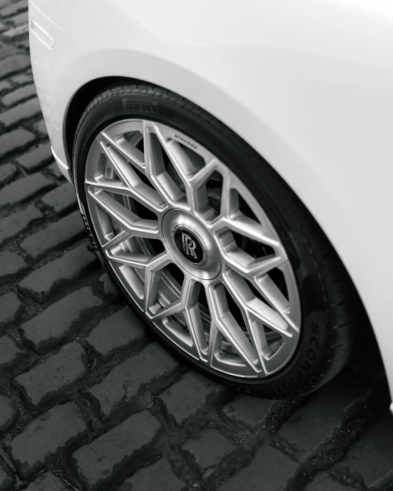 Strasse SV20M Deep Concave Duoblock RR on Rolls-Royce Cullinan.1, photo 2