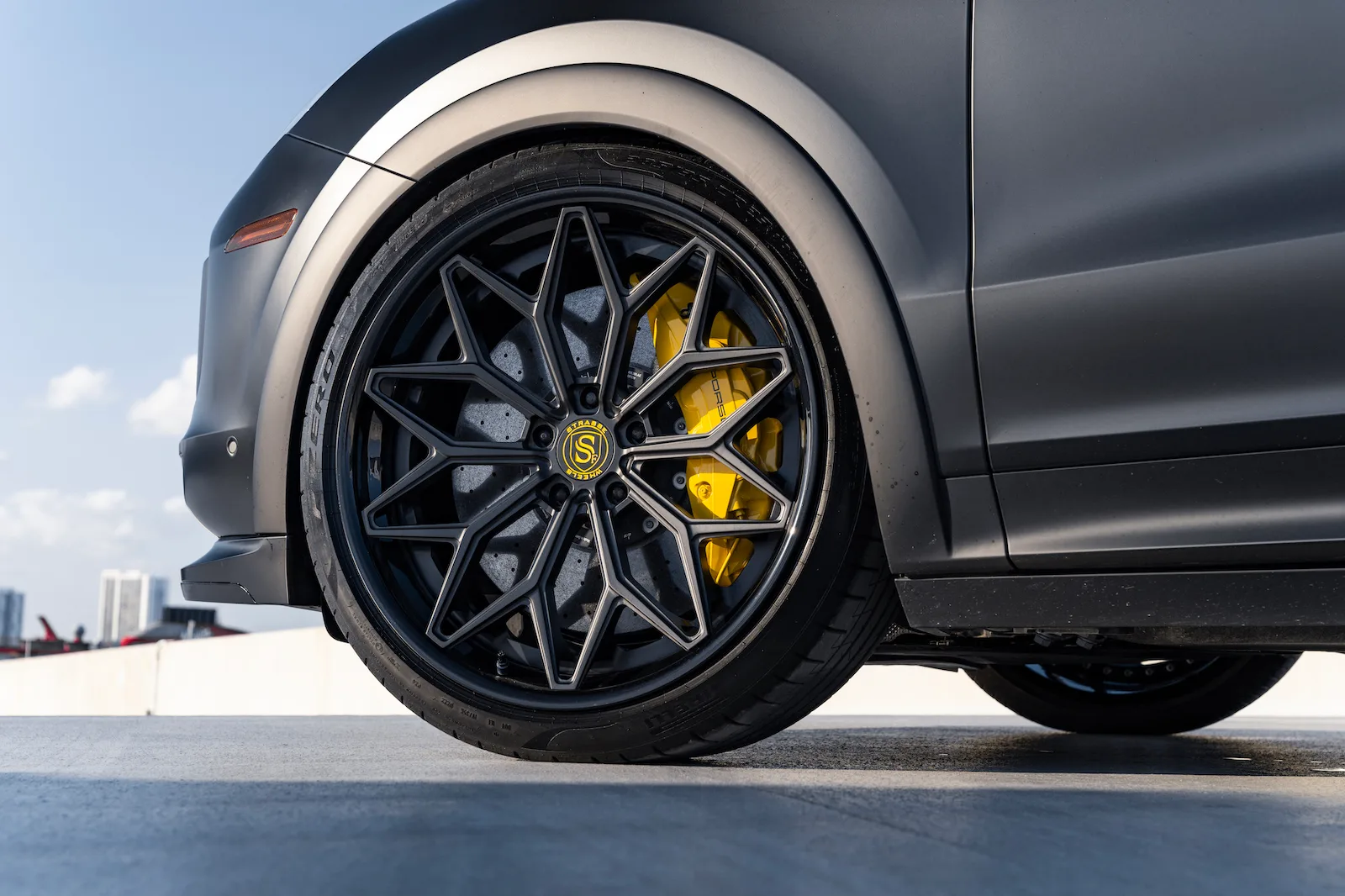 Strasse SV20M Deep Concave FS on Porsche Cayenne 9YA/E3.1, photo 8