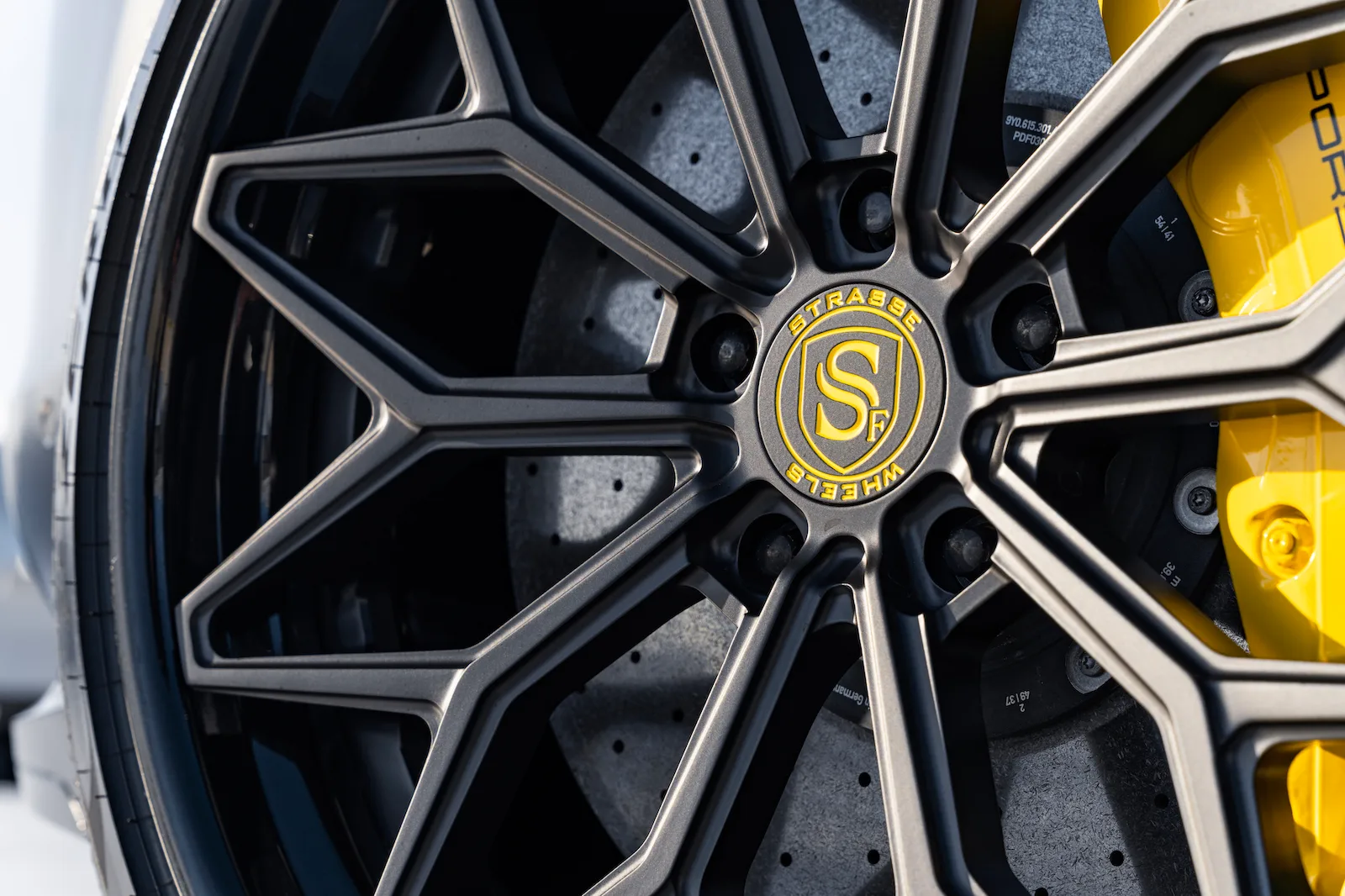 Strasse SV20M Deep Concave FS on Porsche Cayenne 9YA/E3.1, photo 10