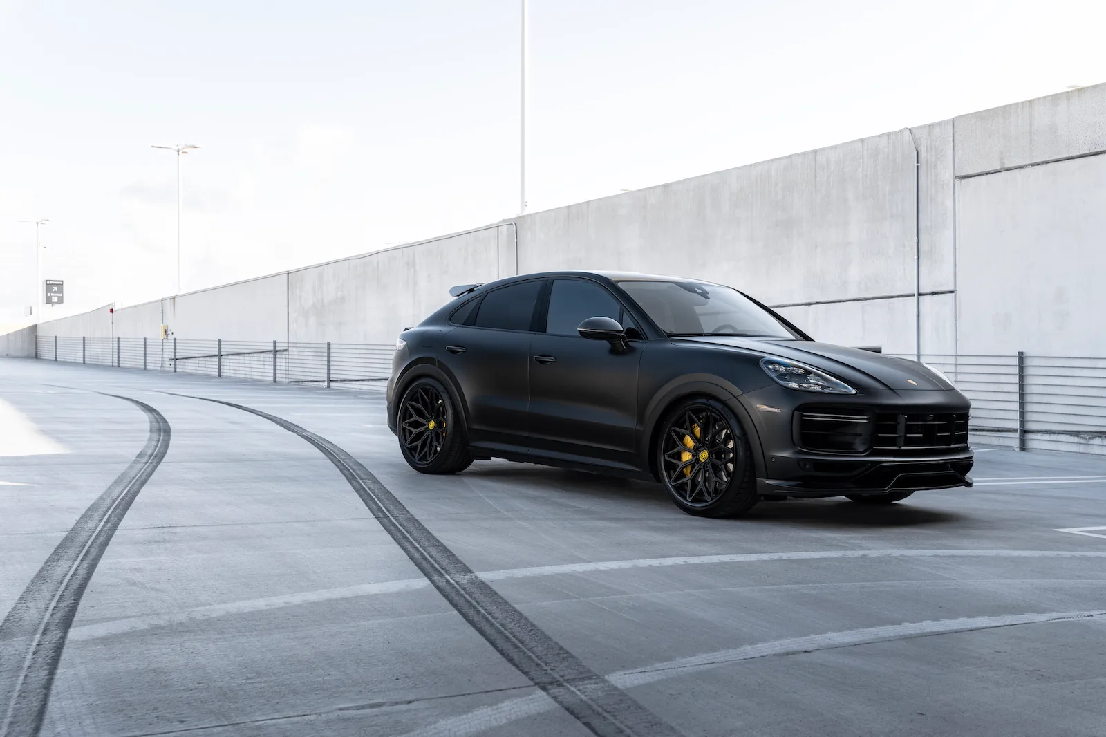 Strasse SV20M Deep Concave FS on Porsche Cayenne 9YA/E3.1, photo 2