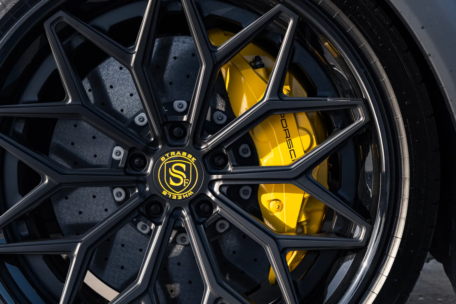 Strasse SV20M Deep Concave FS on Porsche Cayenne 9YA/E3.1, photo 9