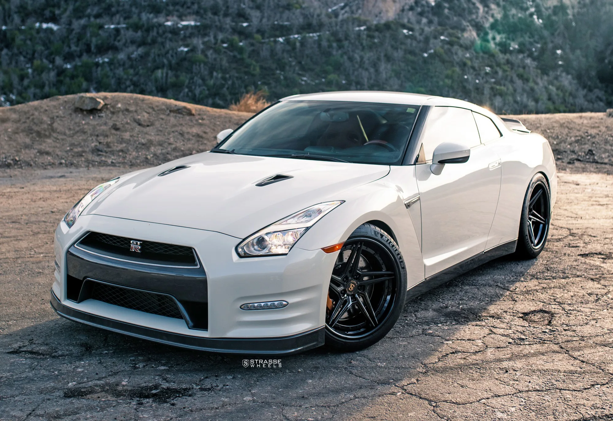 Strasse SV2T Deep Concave FS on Nissan GT-R R35.1