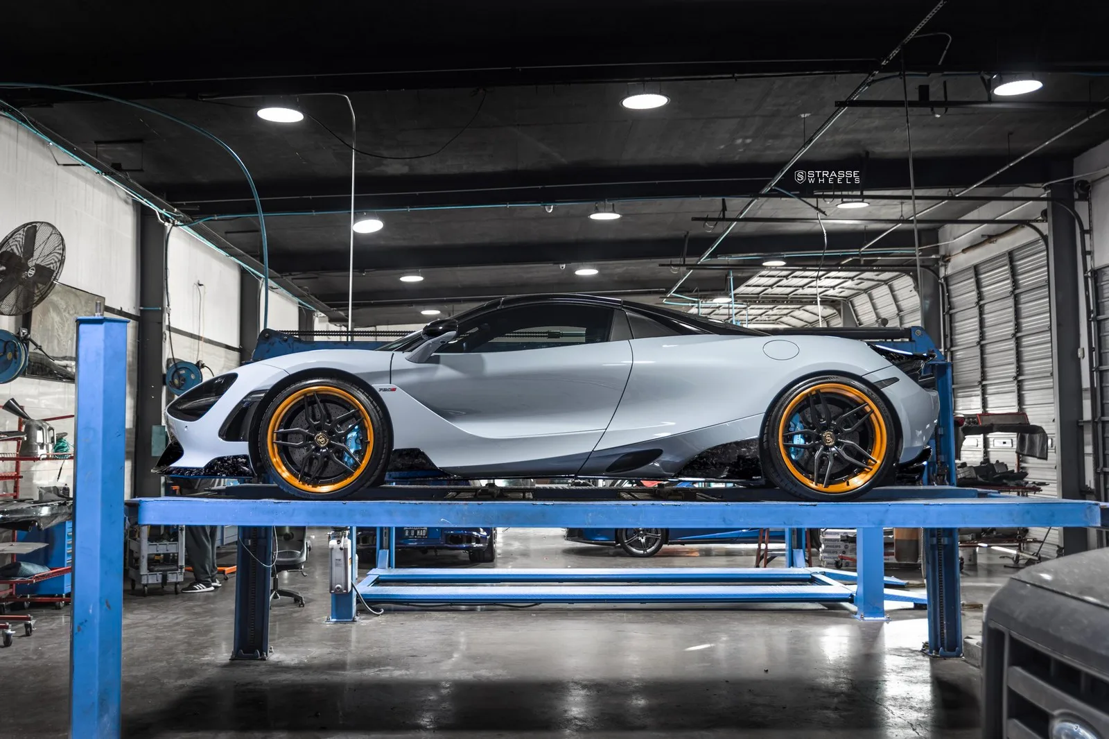 Strasse SV4 Deep Concave FS on McLaren 720S, photo 5