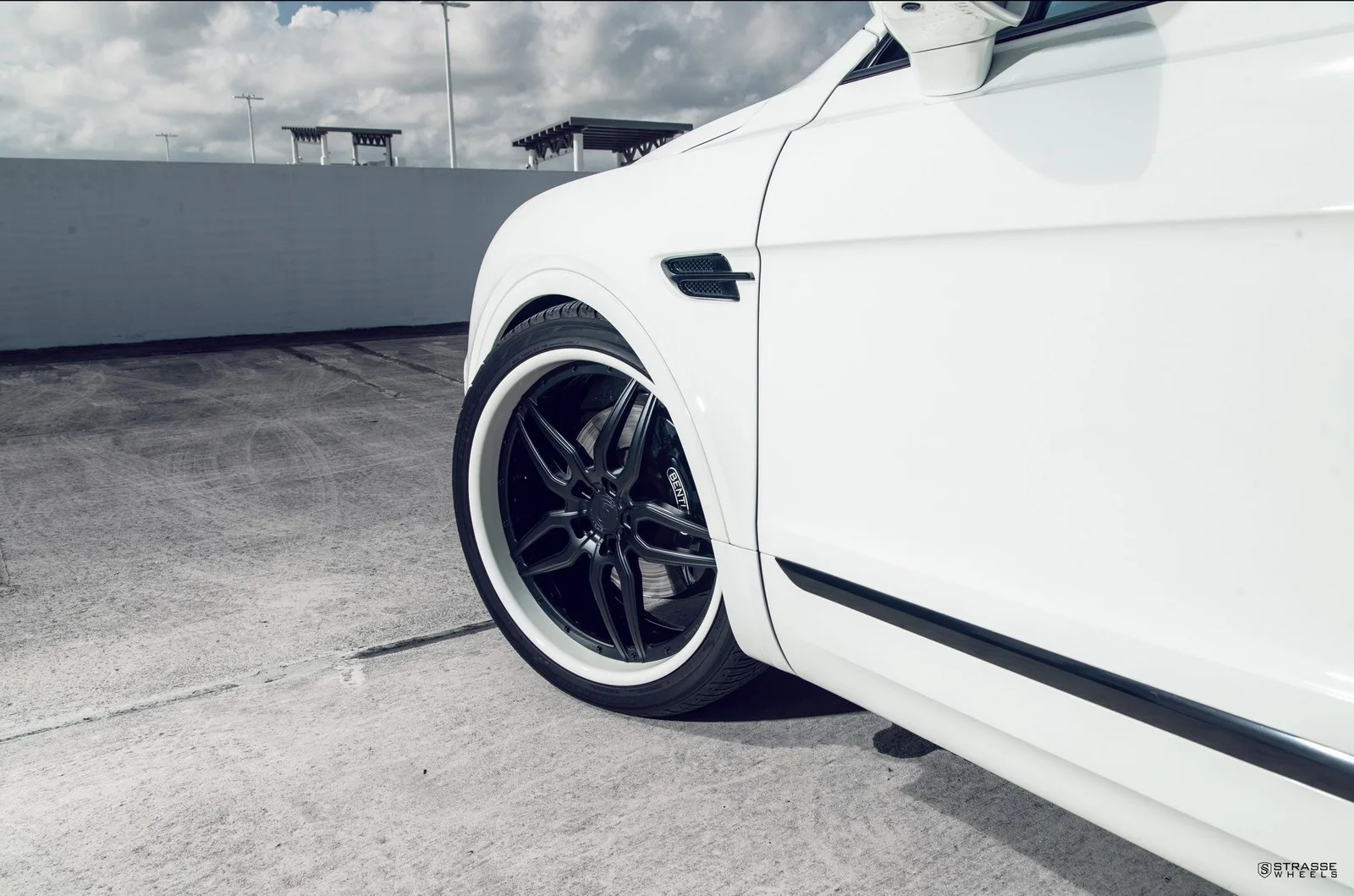 Strasse SV4 Signature Series on Bentley Bentayga.1, photo 3