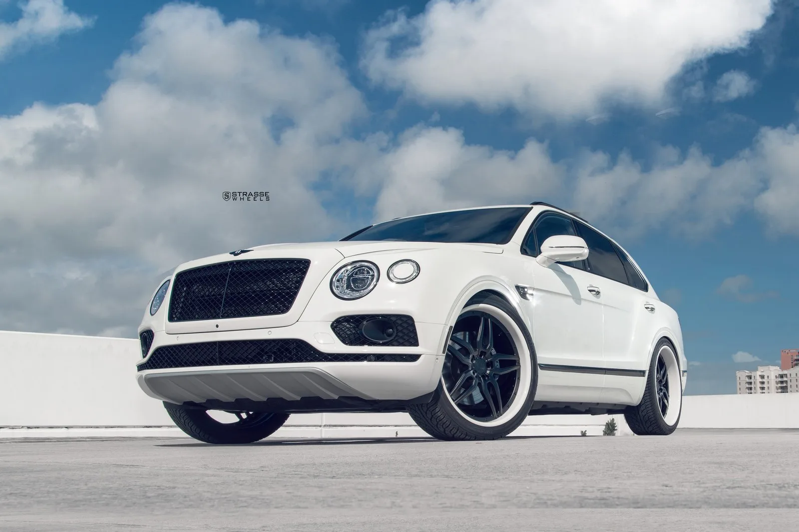 Strasse SV4 Signature Series on Bentley Bentayga.1