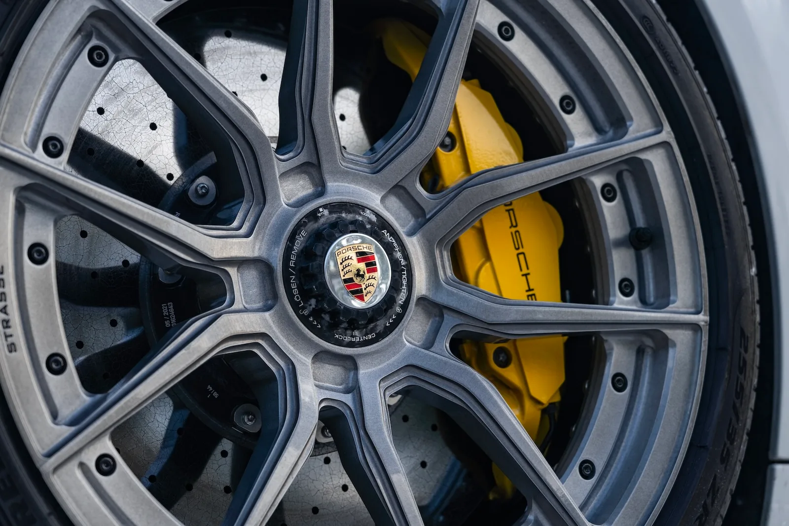 Strasse SV5 Deep Concave Duoblock on Porsche 911 992.1, photo 7