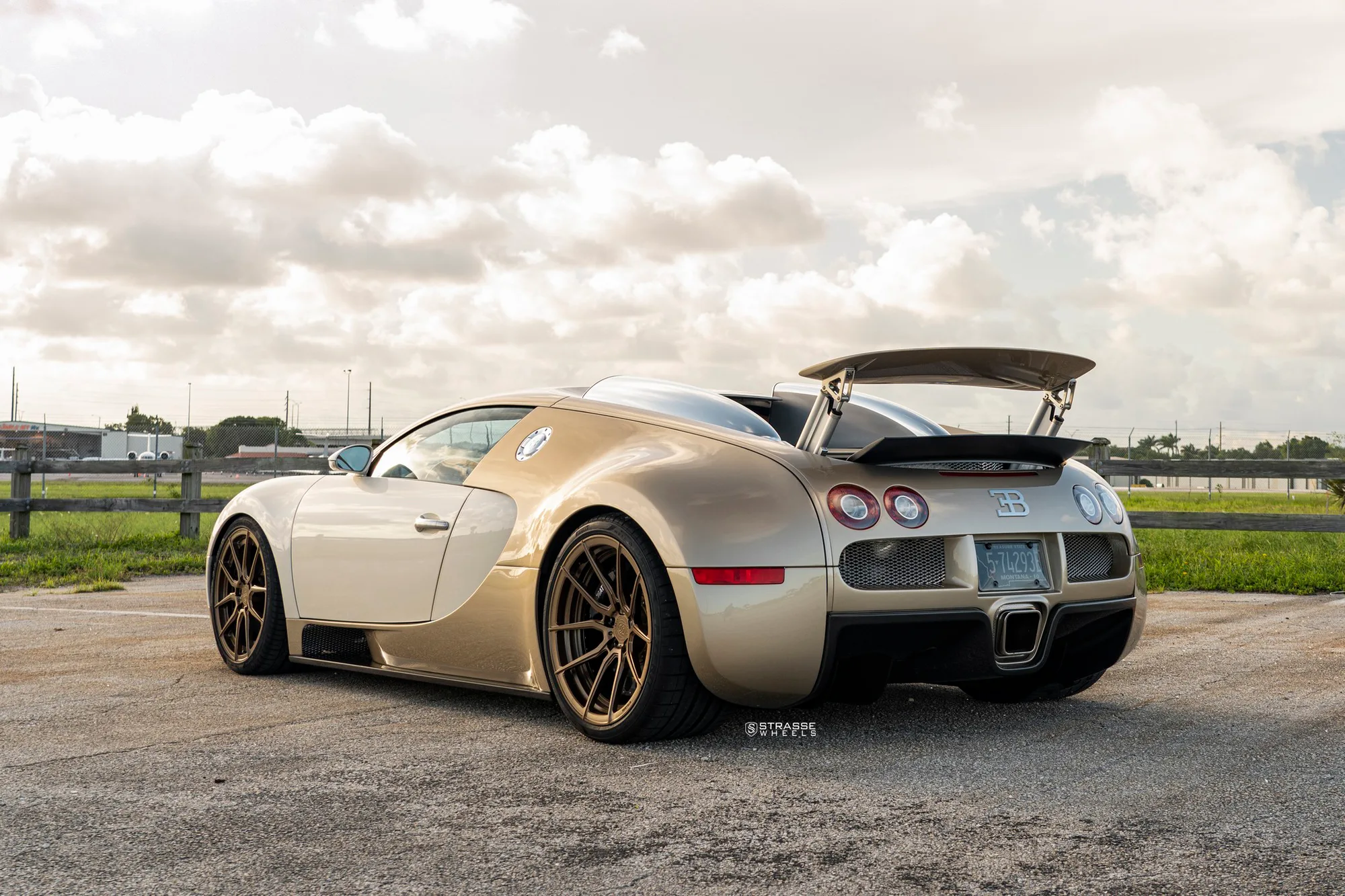 Strasse SV5 Deep Concave Duoblock on Bugatti Veyron, photo 10