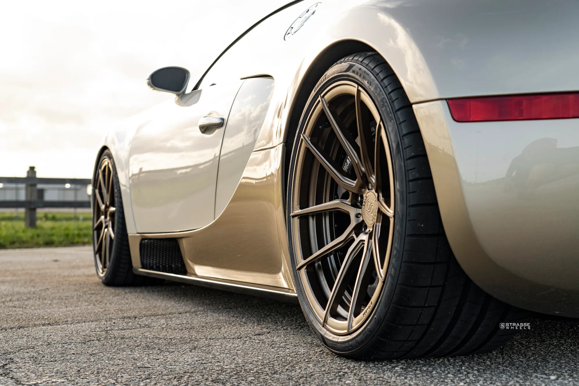 Strasse SV5 Deep Concave Duoblock on Bugatti Veyron, photo 12