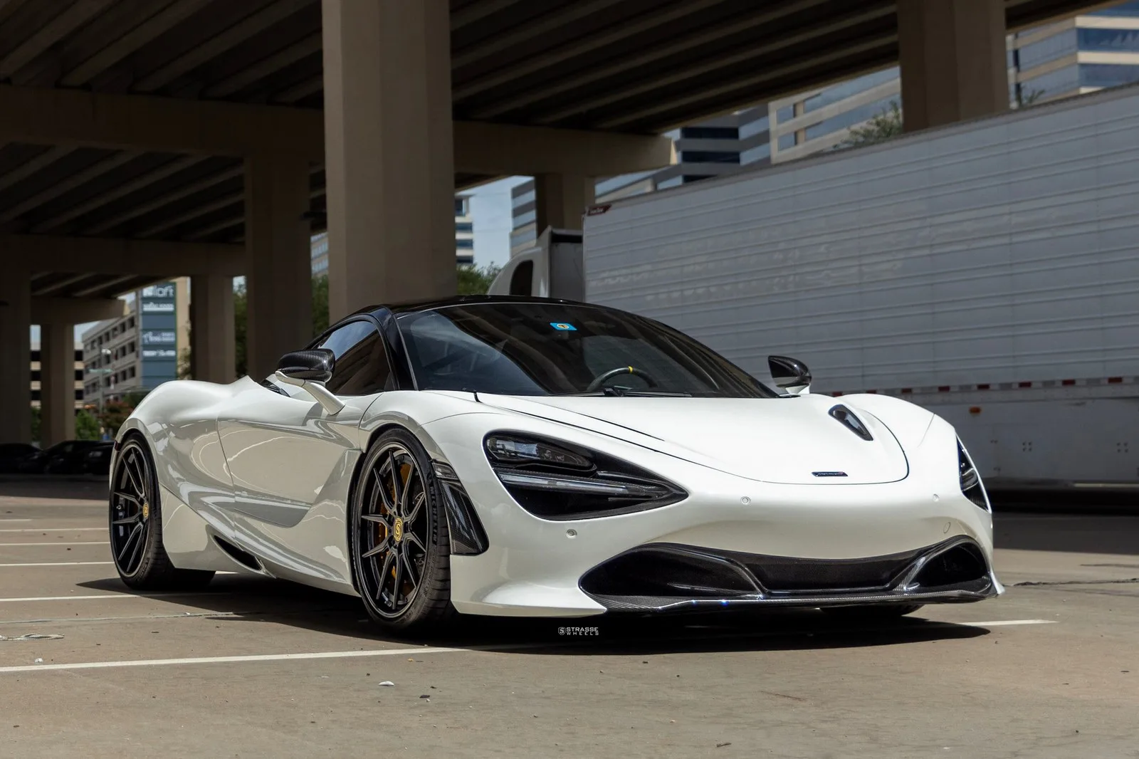 Strasse SV5 Deep Concave FS on McLaren 720S, photo 3
