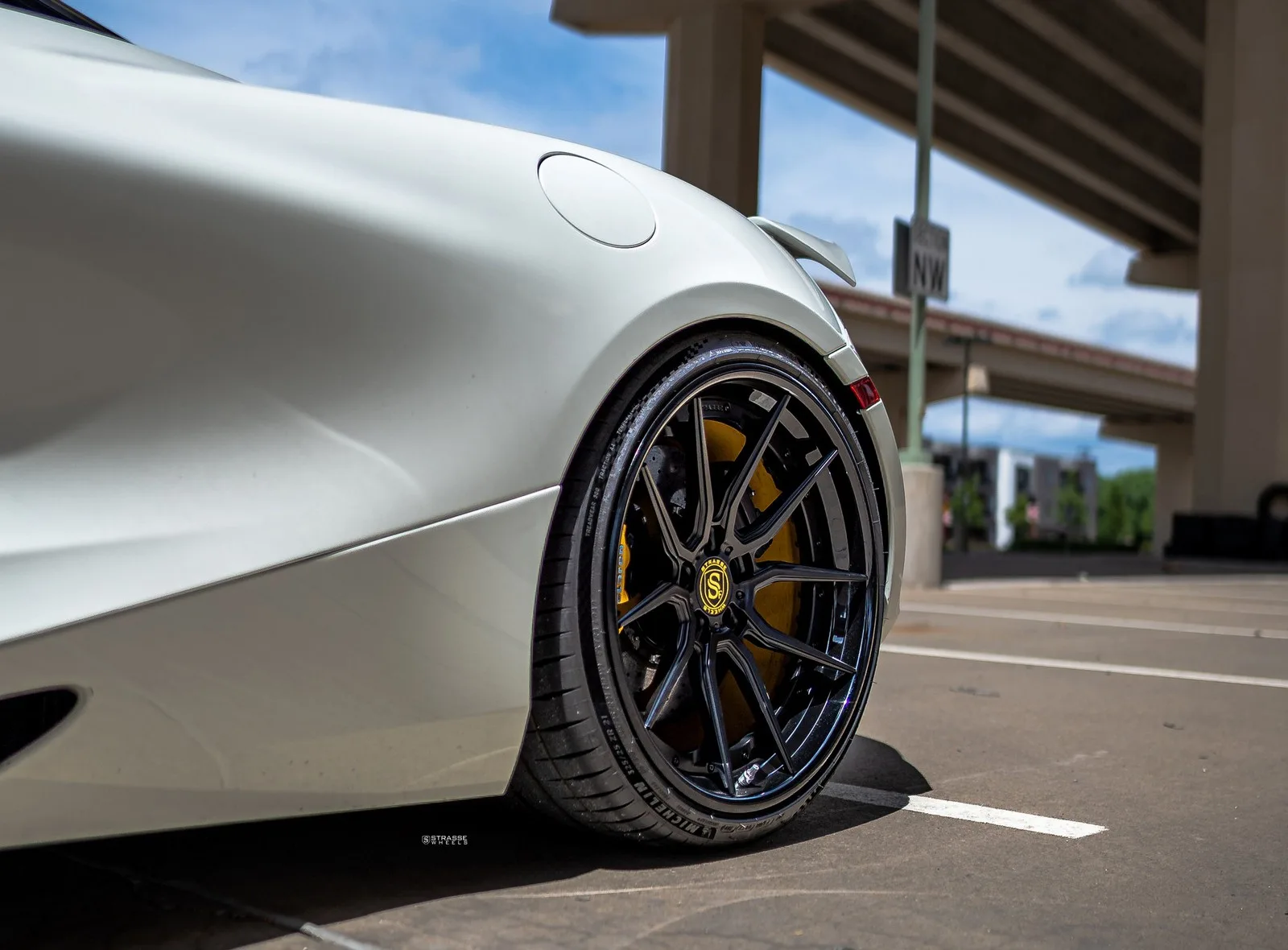 Strasse SV5 Deep Concave FS on McLaren 720S, photo 12