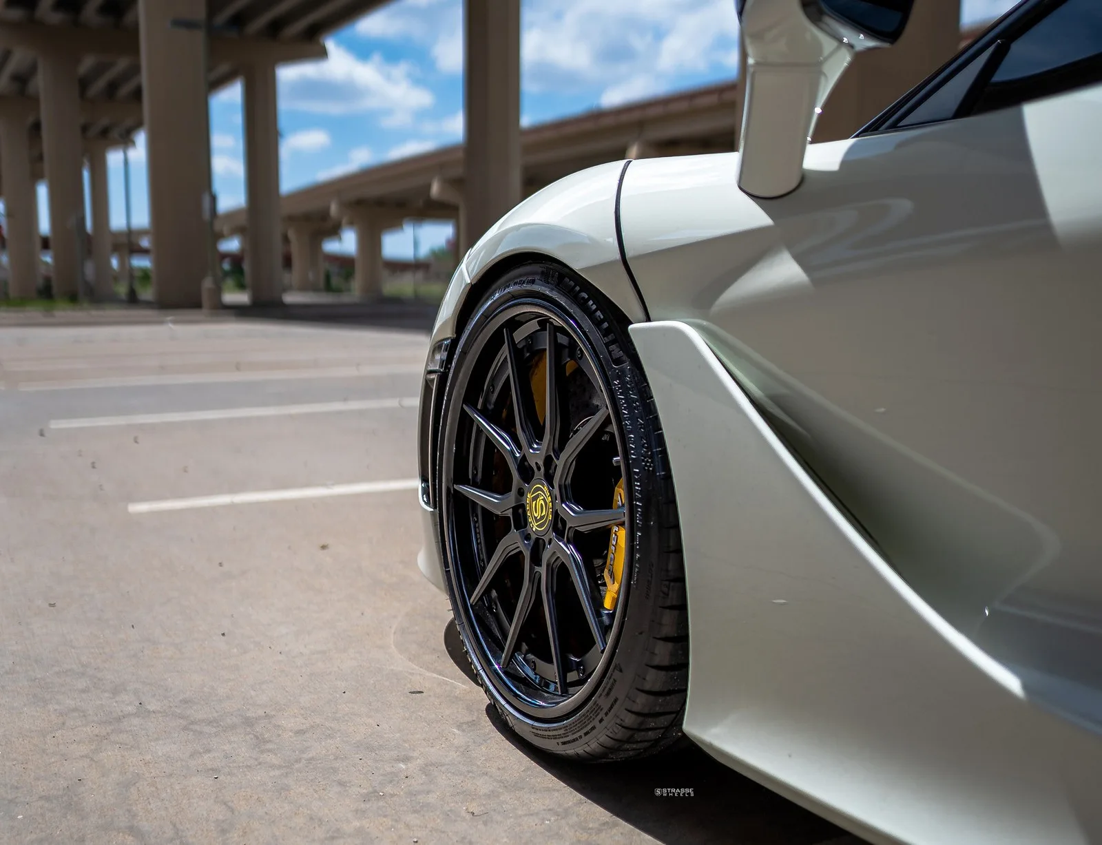 Strasse SV5 Deep Concave FS on McLaren 720S, photo 6