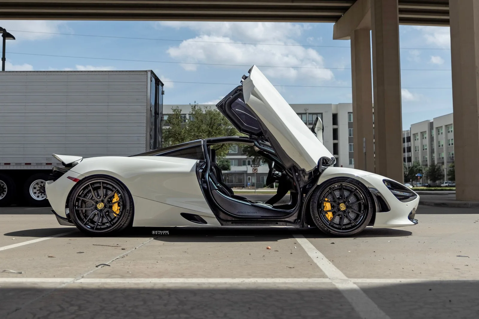 Strasse SV5 Deep Concave FS on McLaren 720S, photo 9