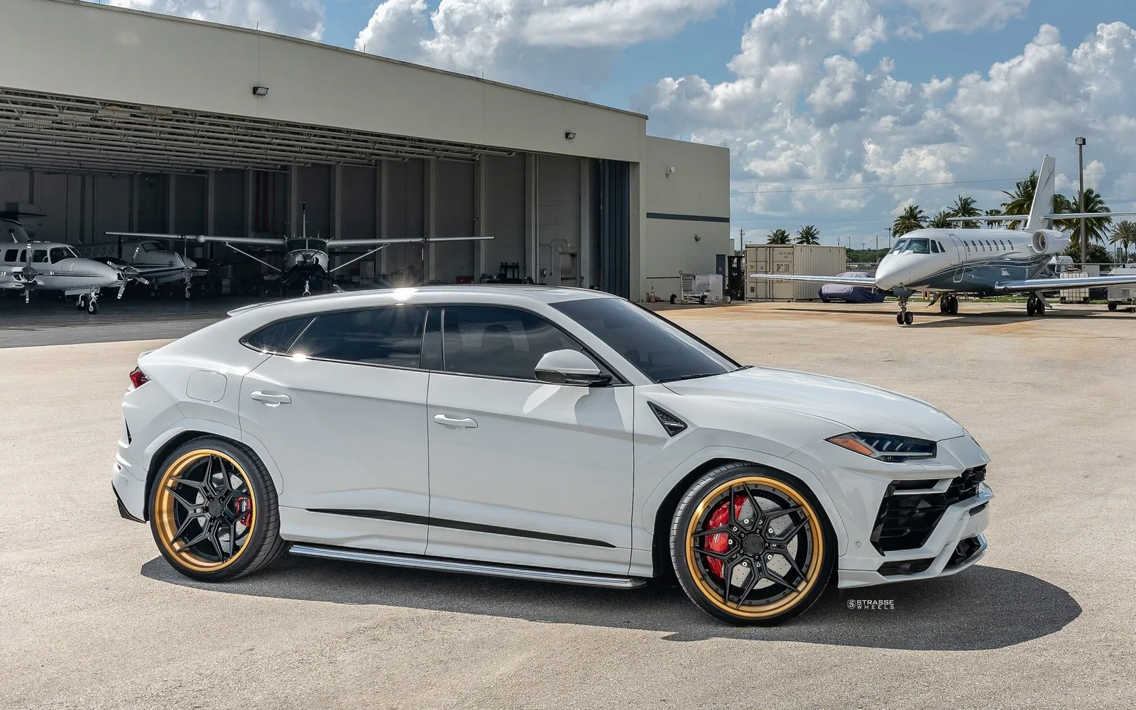 Strasse SV5R Deep Concave FS on Lamborghini Urus (2018)