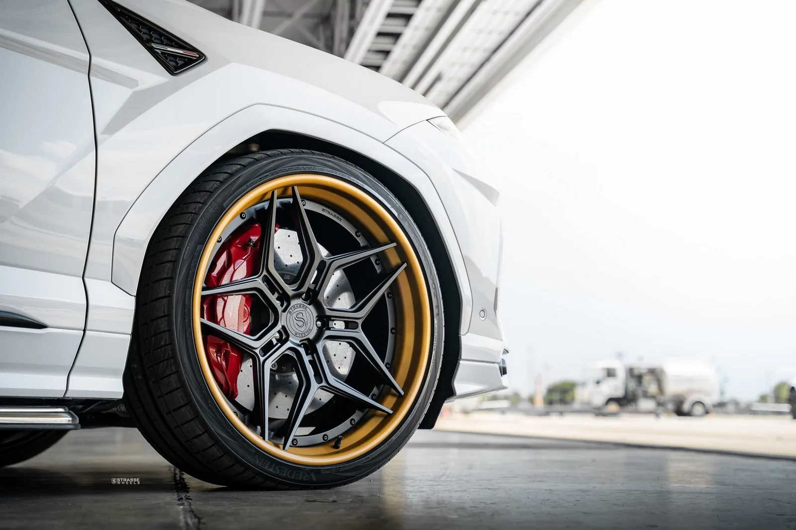 Strasse SV5R Deep Concave FS on Lamborghini Urus (2018), photo 7
