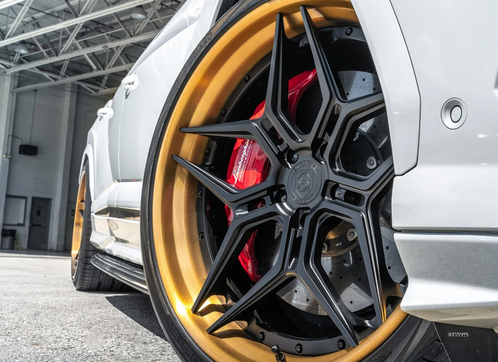 Strasse SV5R Deep Concave FS on Lamborghini Urus (2018), photo 12