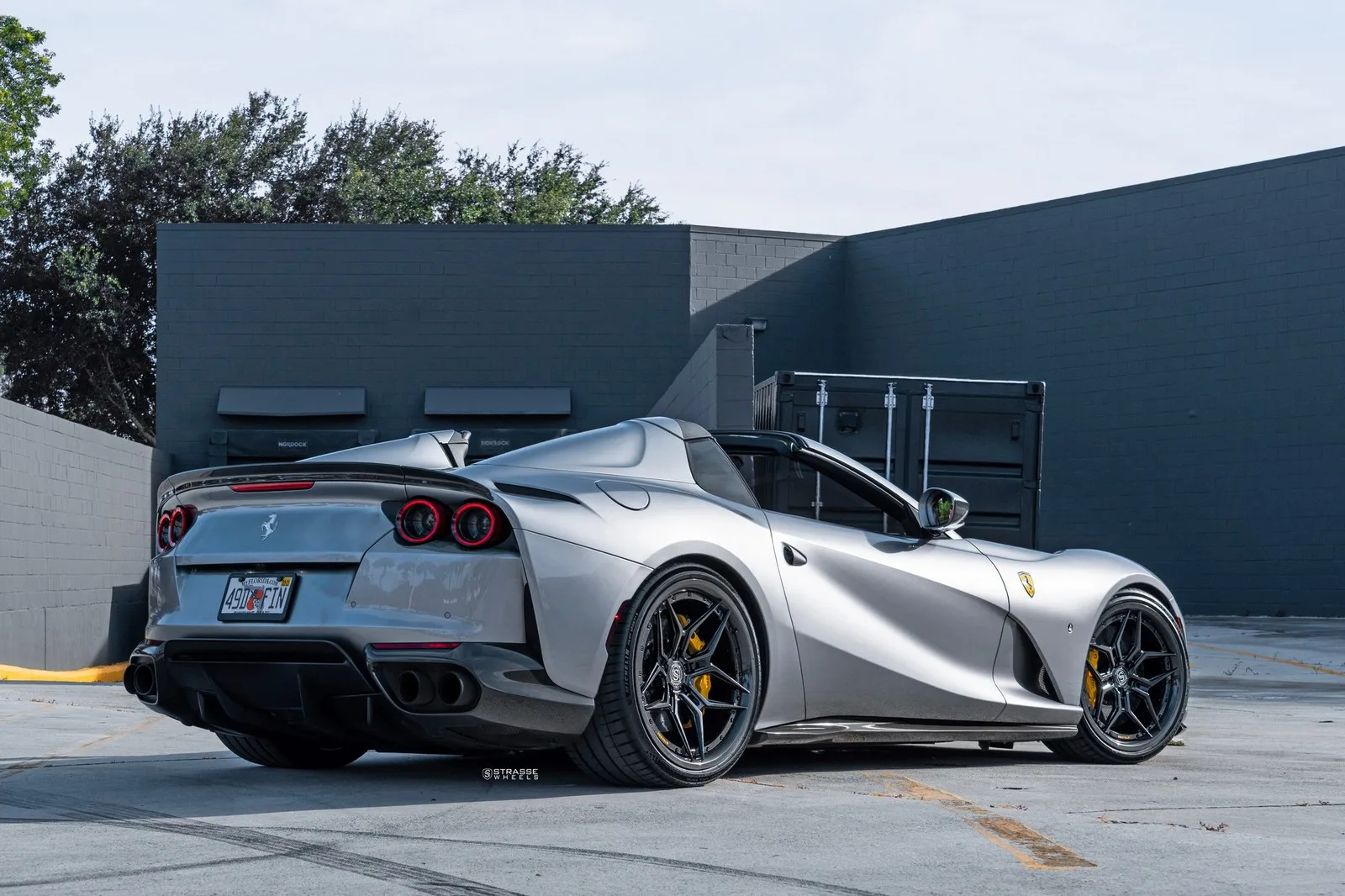 Strasse SV5R Ultralight Carbon on Ferrari 812 F152M, photo 9