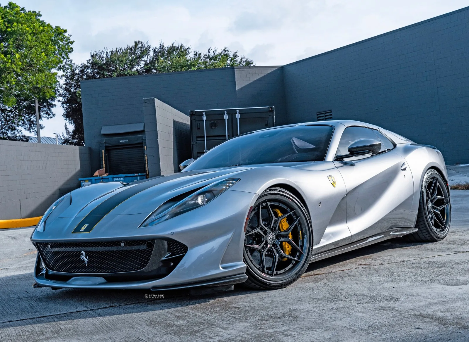 Strasse SV5R Ultralight Carbon on Ferrari 812 F152M, photo 3