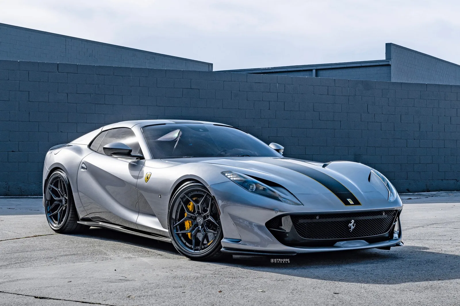 Strasse SV5R Ultralight Carbon on Ferrari 812 F152M, photo 10