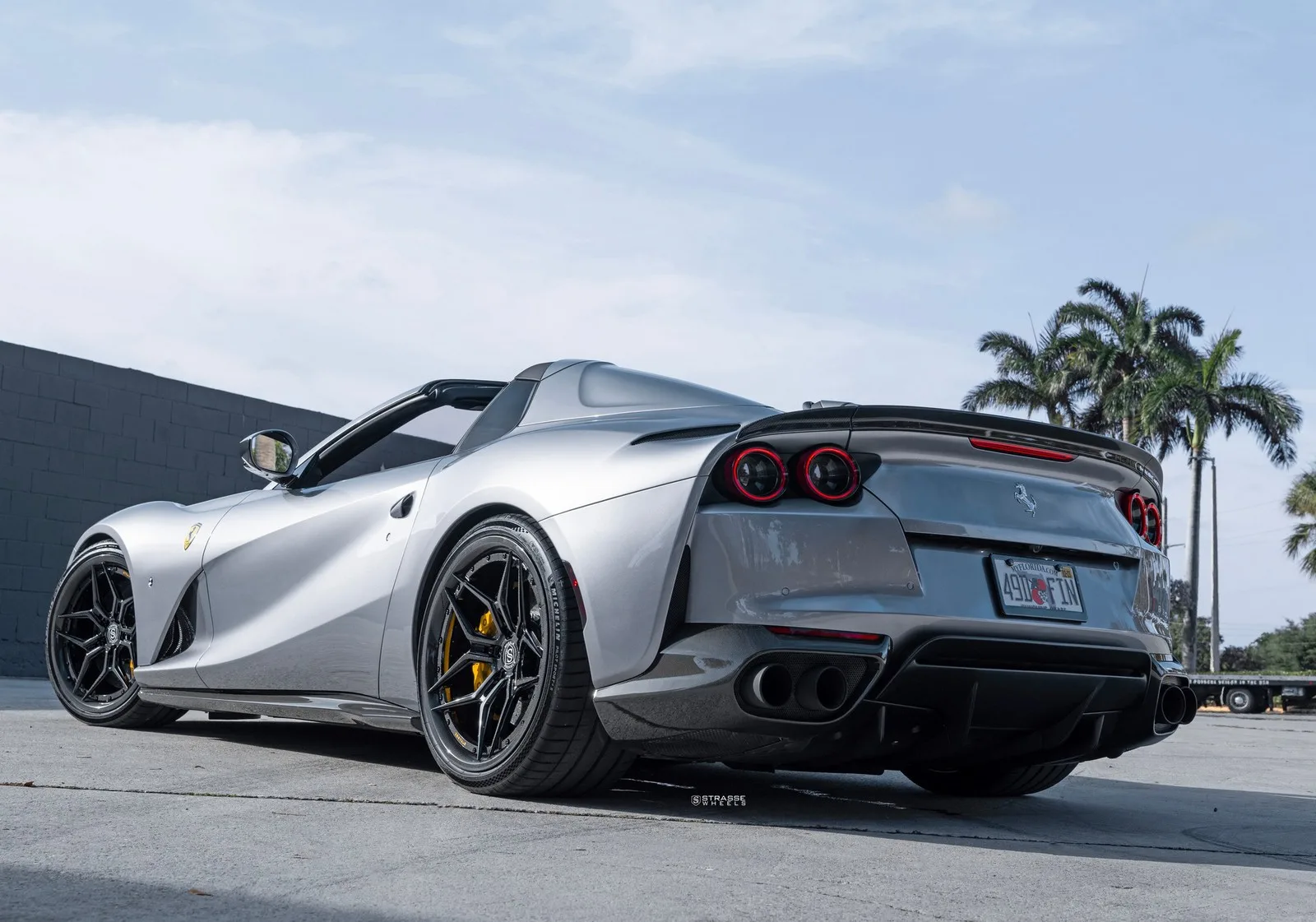 Strasse SV5R Ultralight Carbon on Ferrari 812 F152M, photo 5