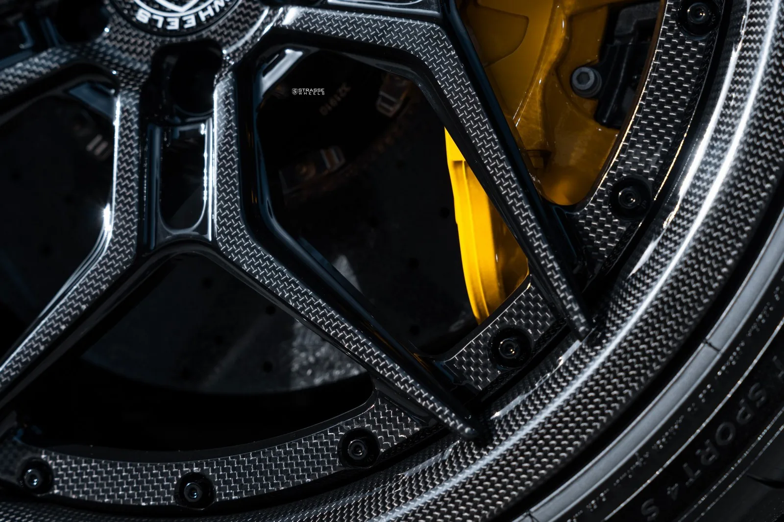 Strasse SV5R Ultralight Carbon on Ferrari 812 F152M, photo 8