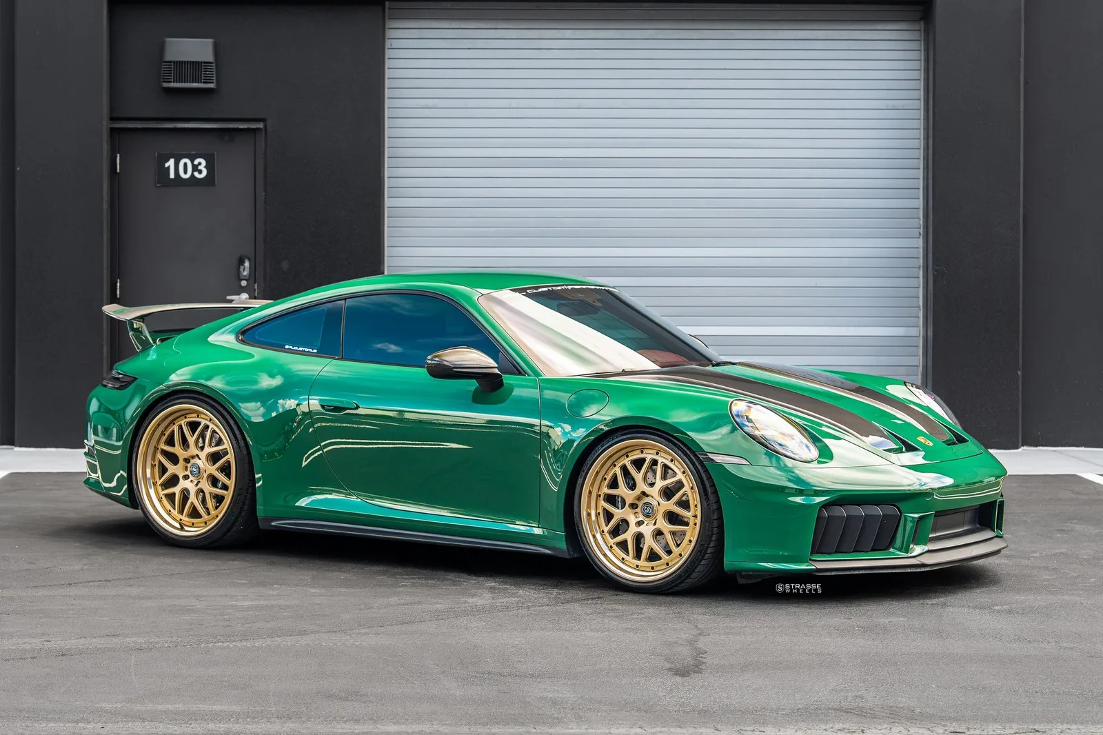Strasse SV8 Circuit Series on Porsche 911 992.1, photo 9