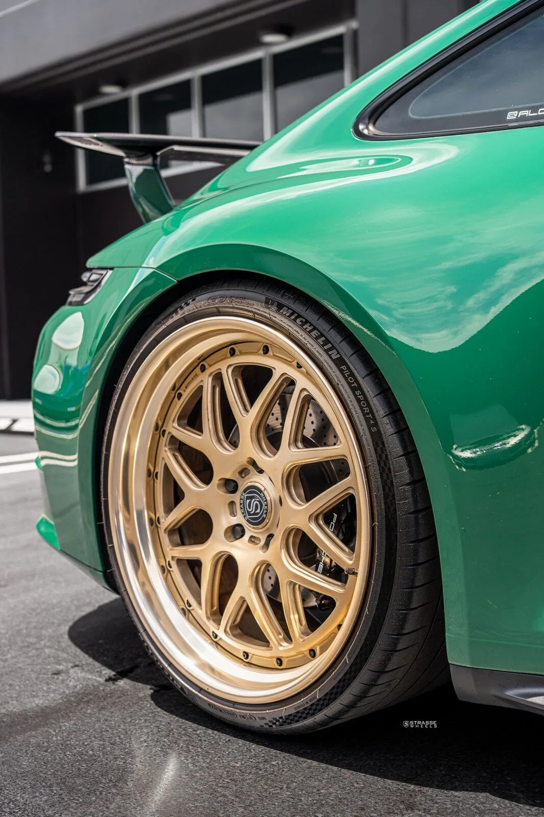 Strasse SV8 Circuit Series on Porsche 911 992.1, photo 12
