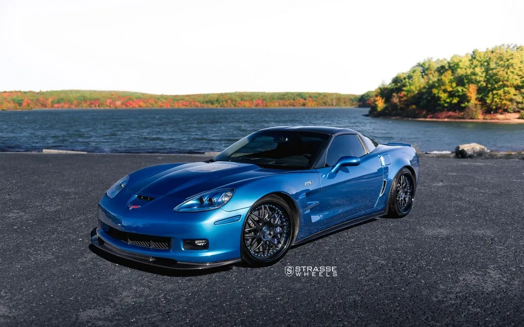 Strasse SV8 Signature Series on Chevrolet Corvette C6