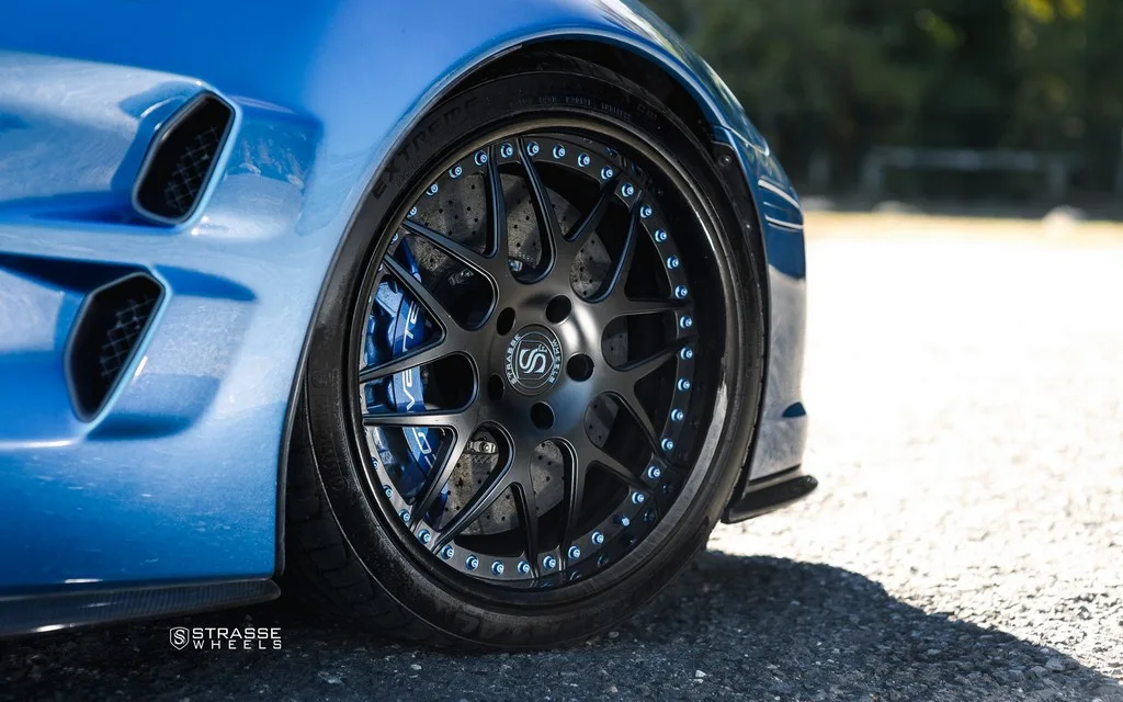 Strasse SV8 Signature Series on Chevrolet Corvette C6, photo 5