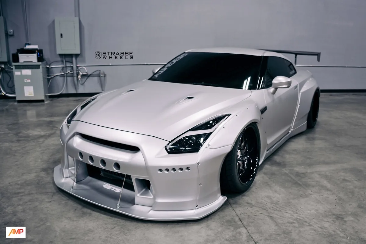 Strasse SV8 Signature Series on Nissan GT-R R35.1, photo 5