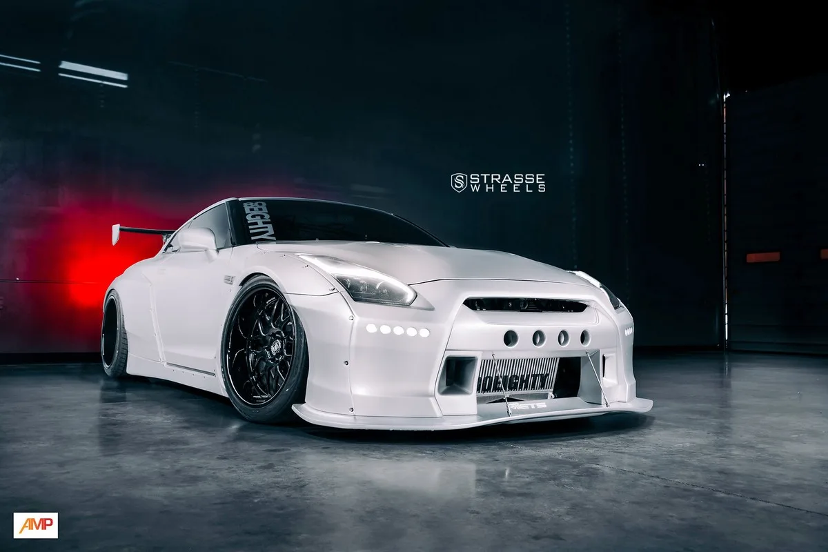 Strasse SV8 Signature Series on Nissan GT-R R35.1, photo 3