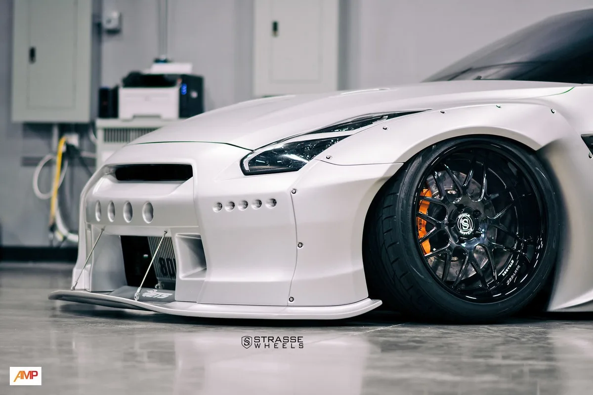 Strasse SV8 Signature Series on Nissan GT-R R35.1, photo 2