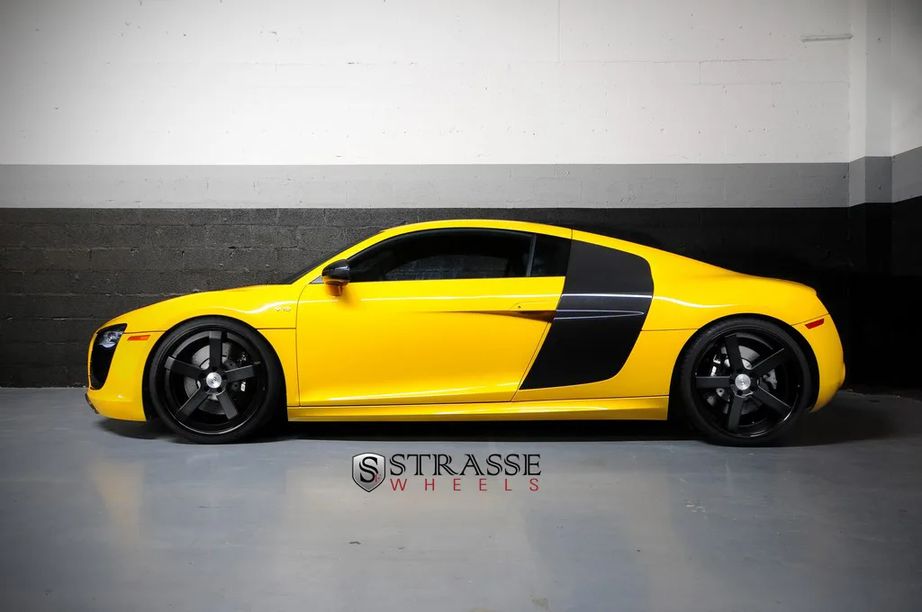 Strasse T5 Deep Concave on Audi R8 Type 42.1