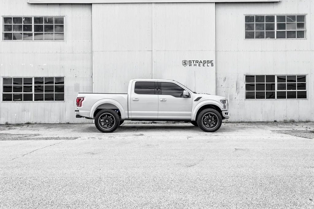 Strasse T8 Signature Series on Ford F-150 Raptor 2nd generation (2017-2020), photo 11