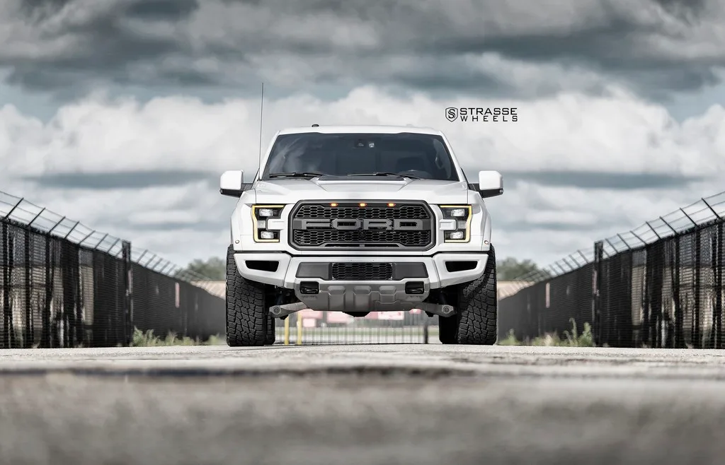 Strasse T8 Signature Series on Ford F-150 Raptor 2nd generation (2017-2020), photo 10
